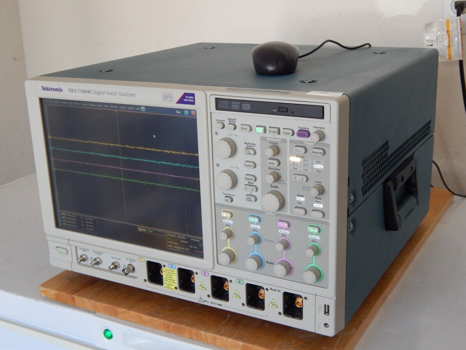 Tektronix DSA71604C 16Ghz 100GS/s Oscilloscope w/opt's NIST cal'ed w/data Tektronix DSA71604C 16Ghz 100GS/s Oscilloscope w/opt's NIST cal'ed w/data